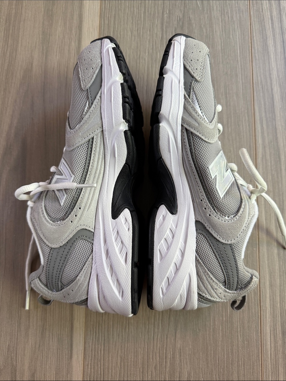 New Balance Unisex Light Gray 530 Sneakers Women Size 7 Men Size 5.5 - Picture 4 of 7
